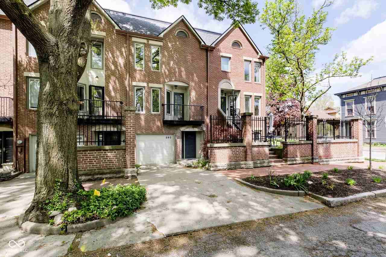 592 E Vermont St - Photo 2 of 50