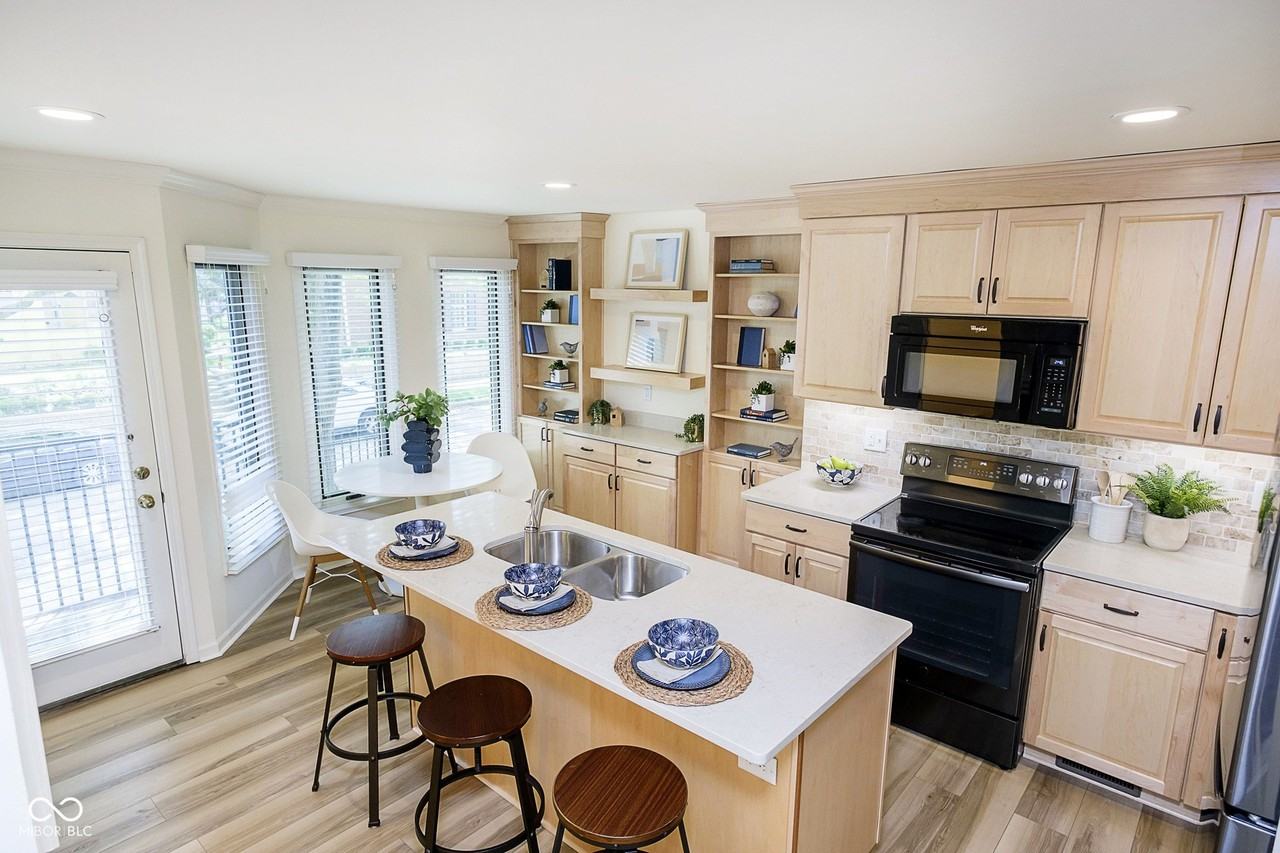 592 E Vermont St - Photo 7 of 50