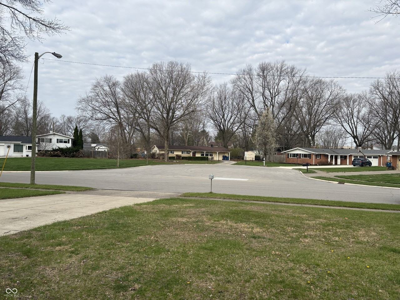 41 Blairsden Ave - Photo 4 of 38