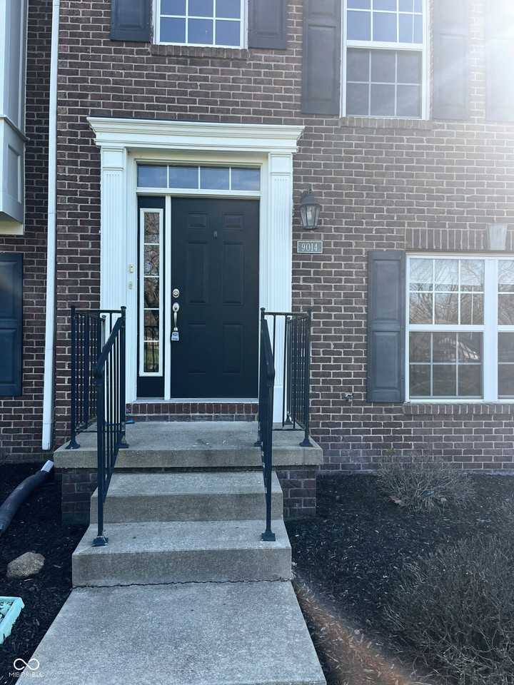 9014 Mercer Dr - Photo 3 of 19