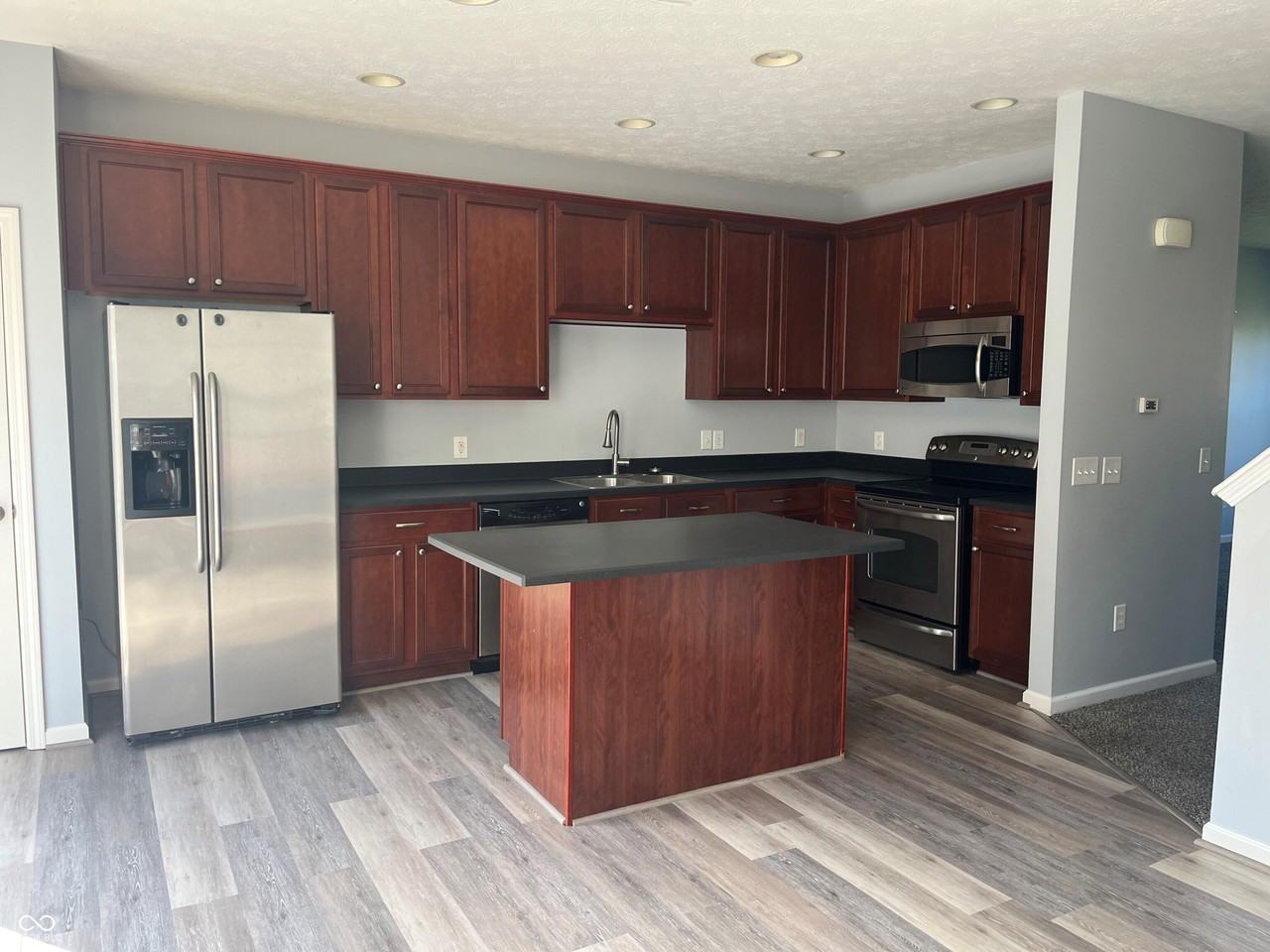 9014 Mercer Dr - Photo 7 of 19