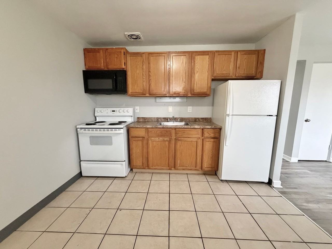 Clovernook Chateau Apartments - Photo 3 of 13