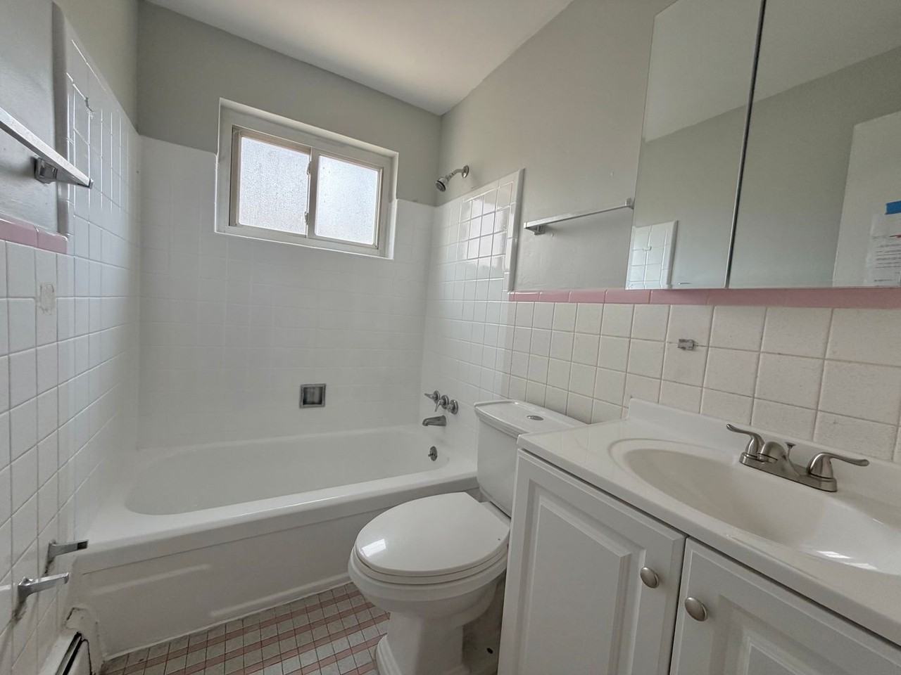 Clovernook Chateau Apartments - Photo 6 of 13