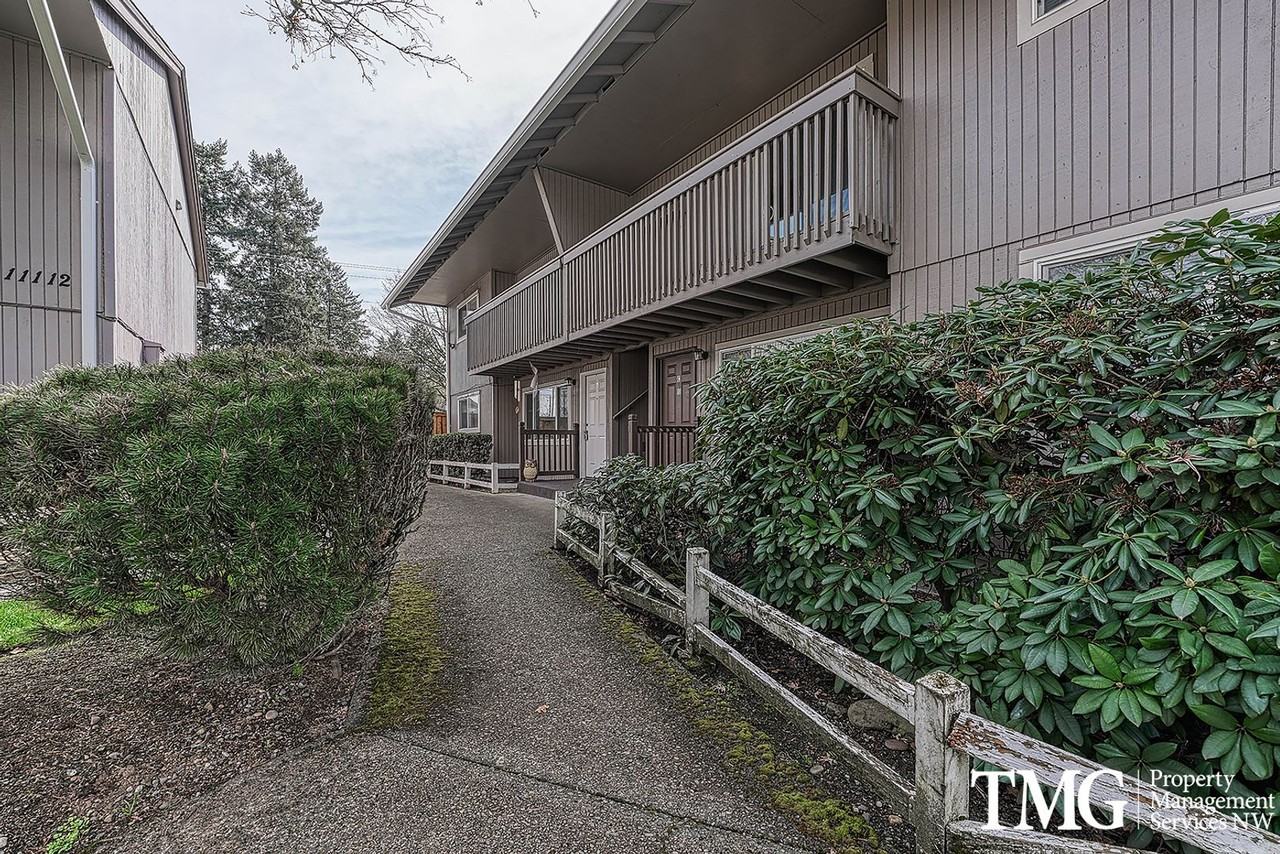 11114 Ne 48th Cir #B - Photo 3 of 21