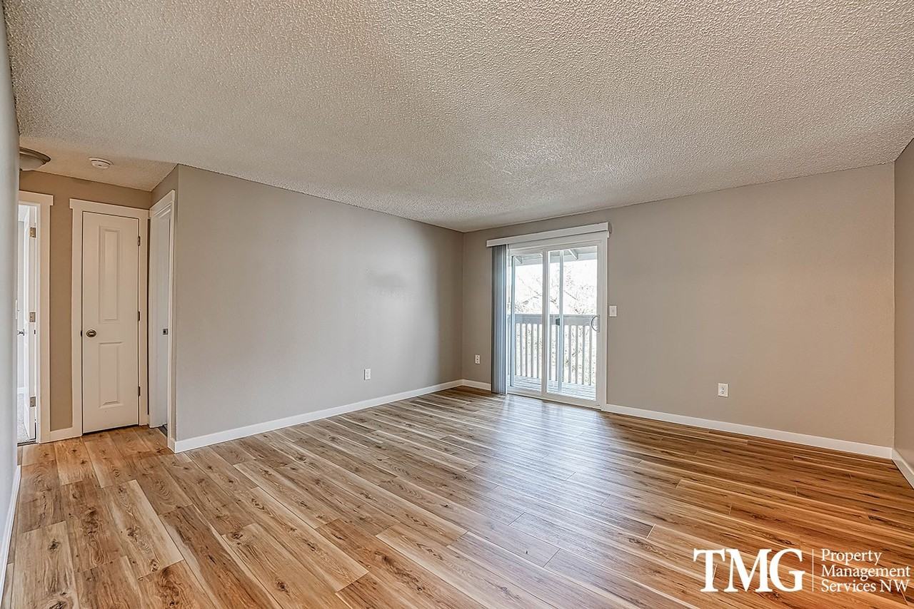 11114 Ne 48th Cir #B - Photo 4 of 21