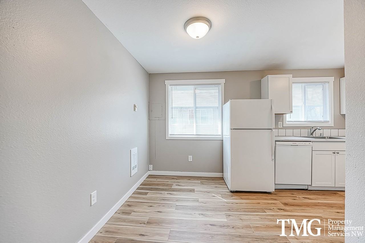 11114 Ne 48th Cir #B - Photo 6 of 21