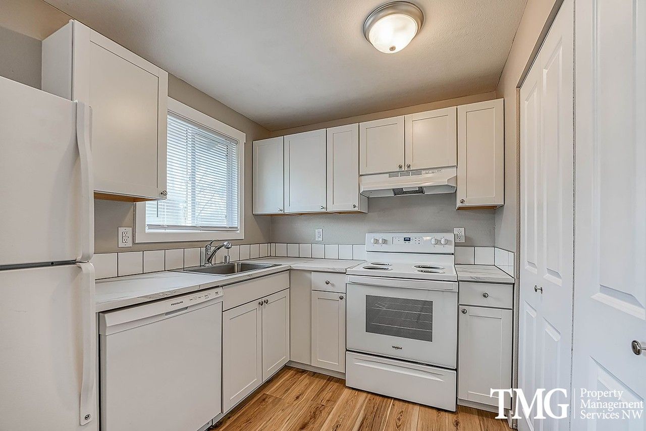 11114 Ne 48th Cir #B - Photo 7 of 21