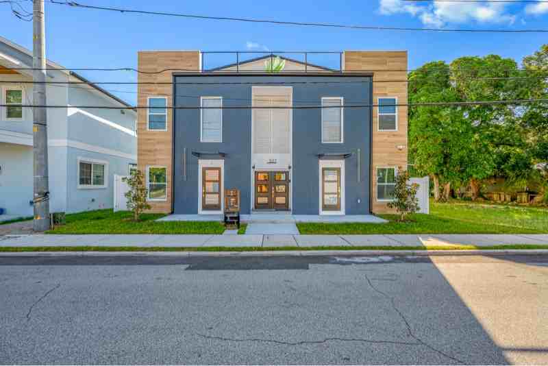 527 N Garden Ave - Photo 2 of 27
