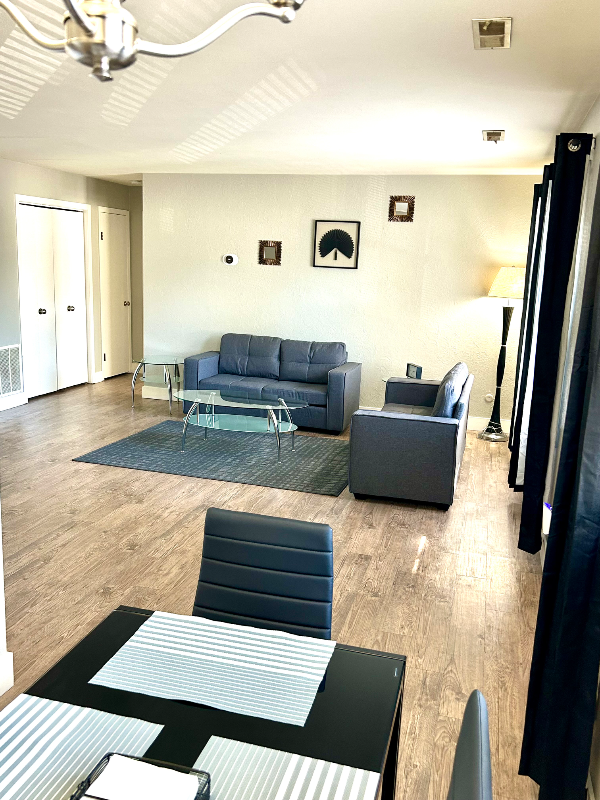 4028 N Illinois Ave #6 - Photo 4 of 16