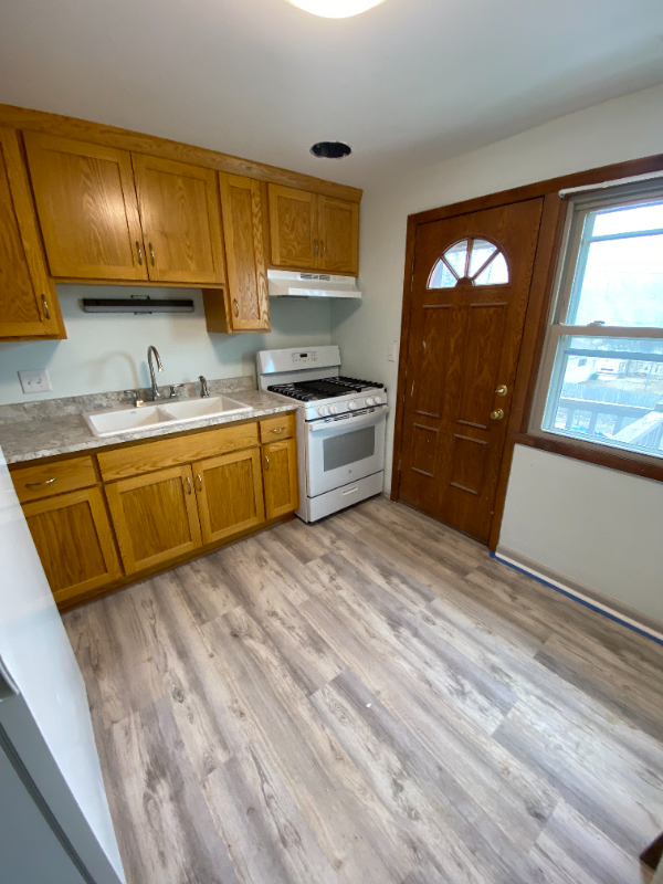 4171 S Clement Ave #4 - Photo 4 of 12