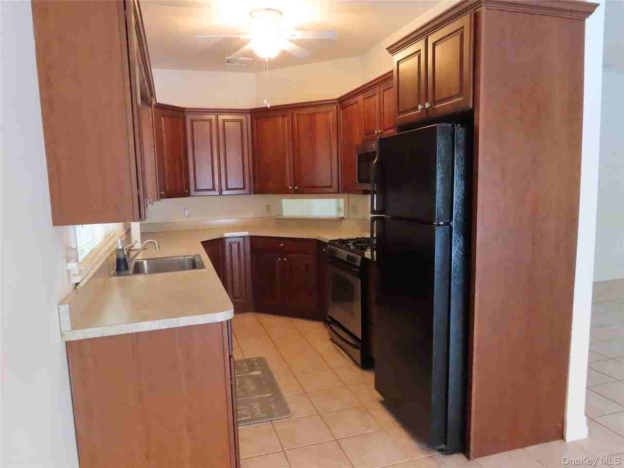 71 Railroad Ave - Photo 2 of 12