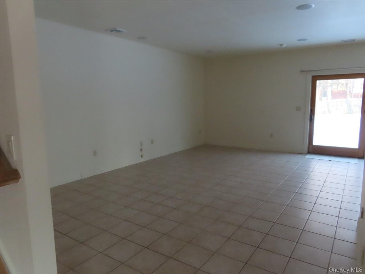 71 Railroad Ave - Photo 5 of 12