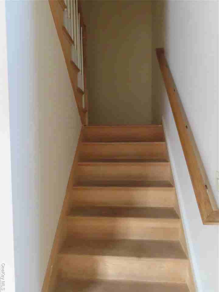 71 Railroad Ave - Photo 6 of 12