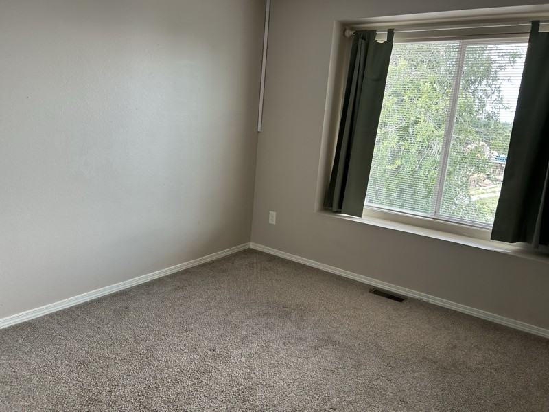 1501 Coolcrest Dr - Photo 5 of 6