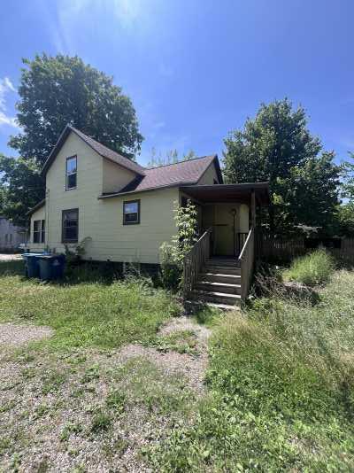 636 Florence St - Photo 2 of 19