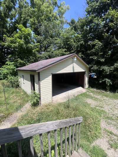 636 Florence St - Photo 3 of 19