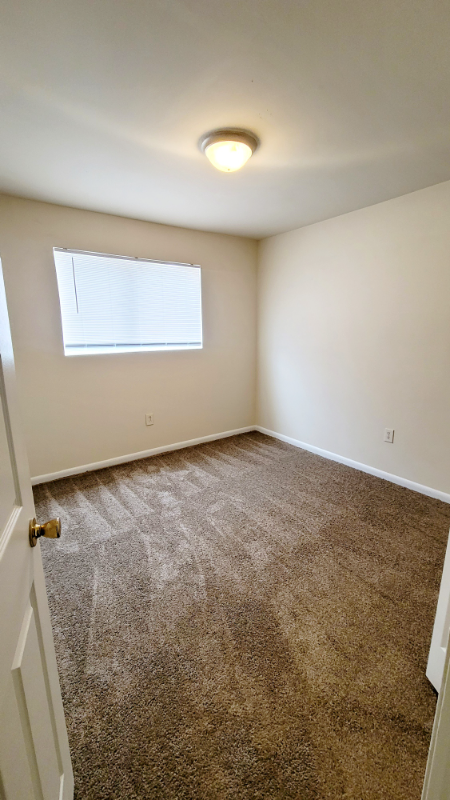 1822 Williamsburg Rd #2 - Photo 7 of 11