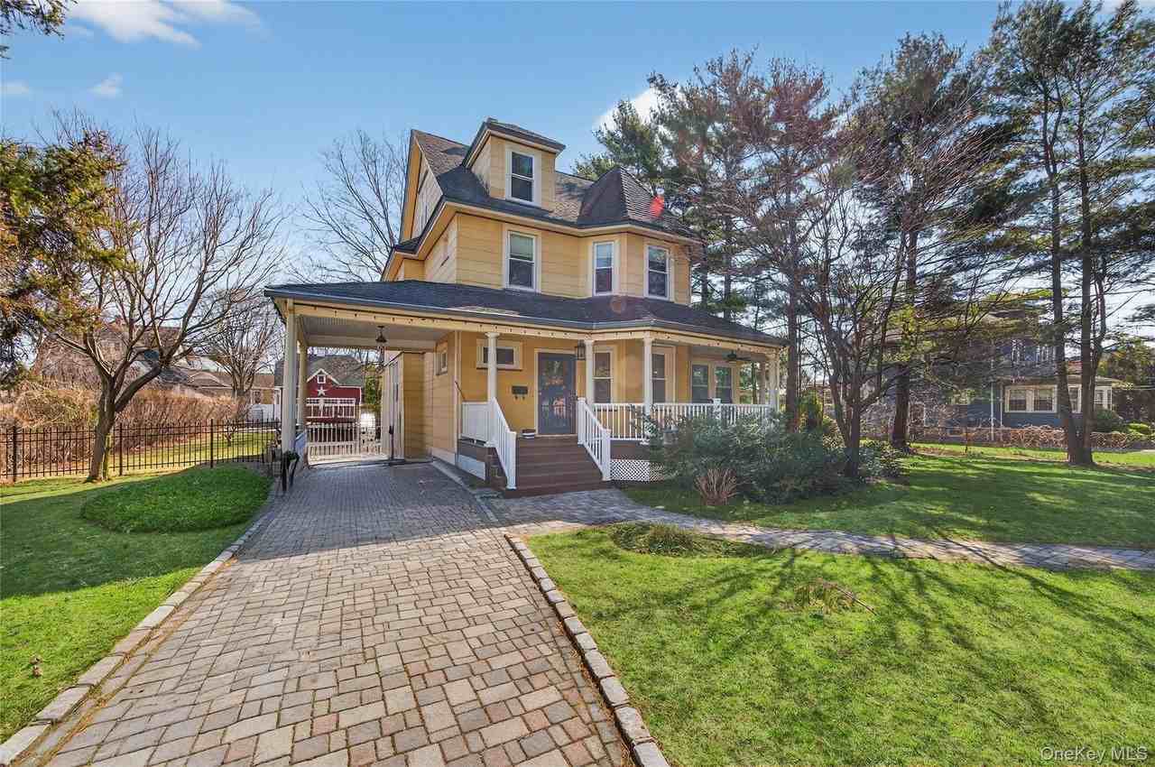 121 Morris Ave - Photo 2 of 44