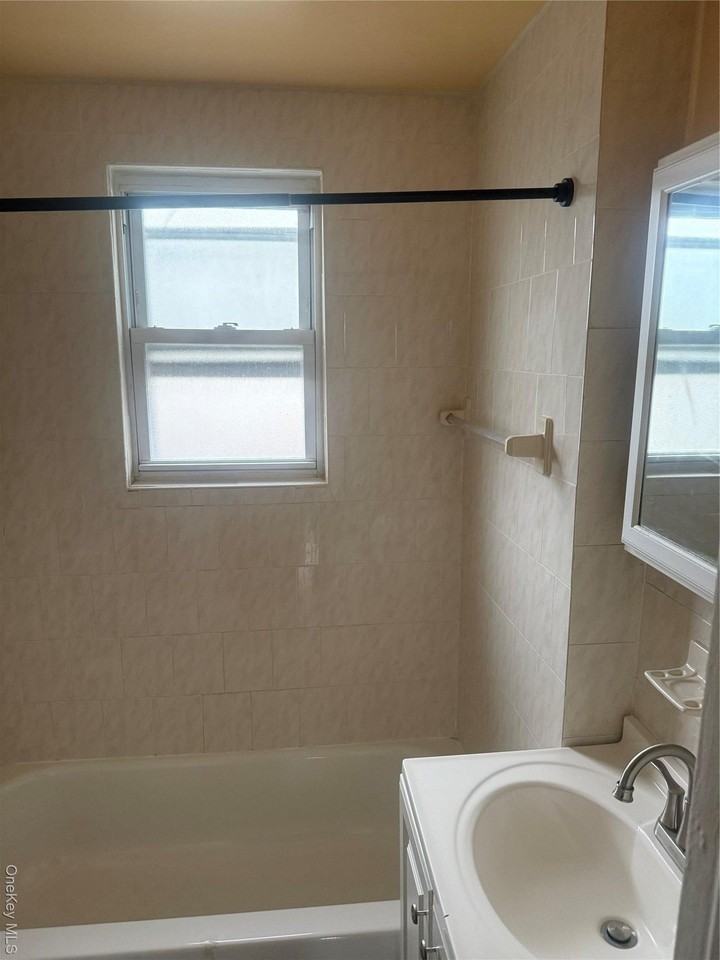 21120 99th Ave 2nd Fl - Photo 4 of 6