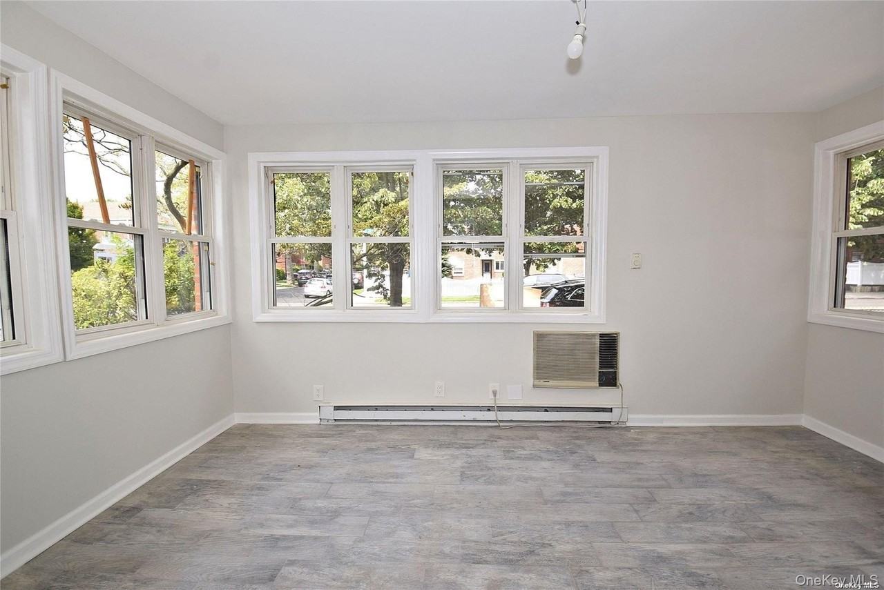 7503 197th St Unit 1 - Photo 4 of 20