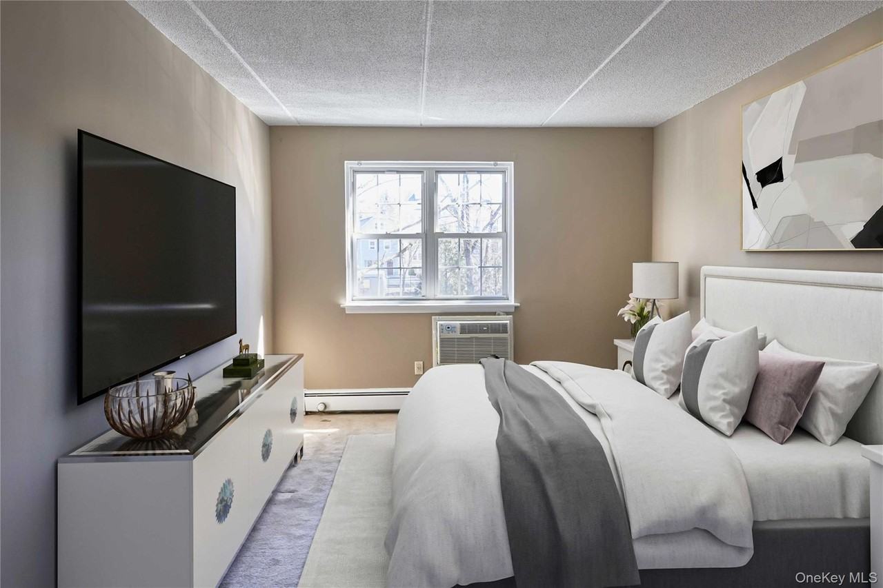 2 Consulate Dr Apt 1j - Photo 3 of 29