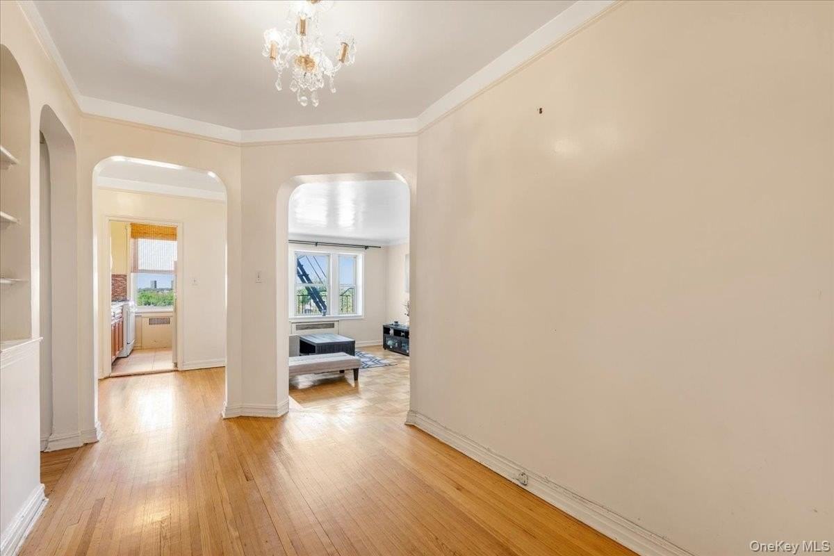 8449 168th St Apt 4s - Photo 2 of 15