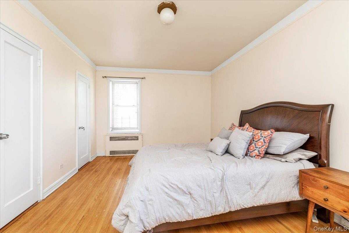 8449 168th St Apt 4s - Photo 5 of 15