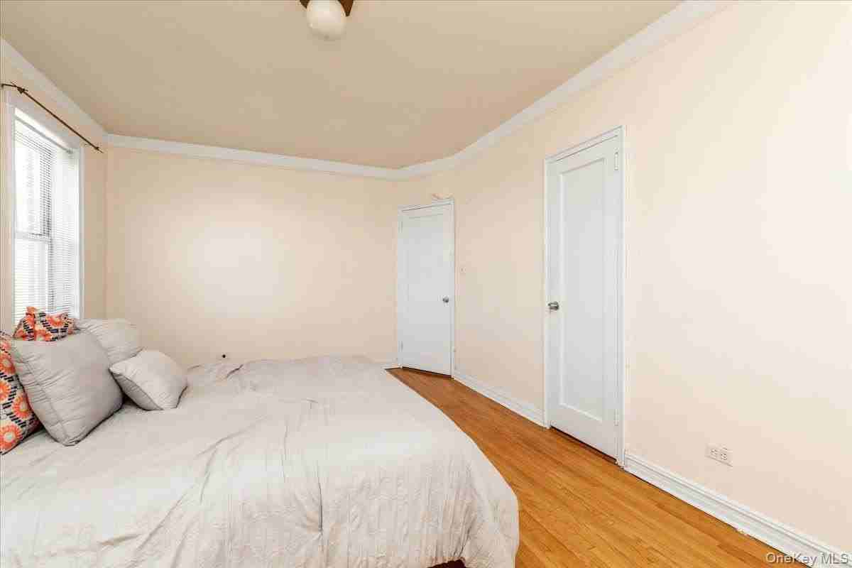 8449 168th St Apt 4s - Photo 6 of 15