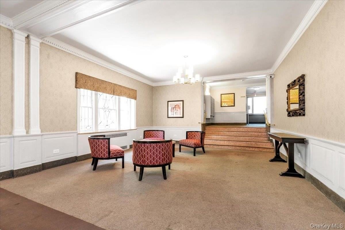 8449 168th St Apt 4s - Photo 7 of 15