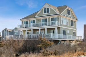 featured image of 902 Dune Rd