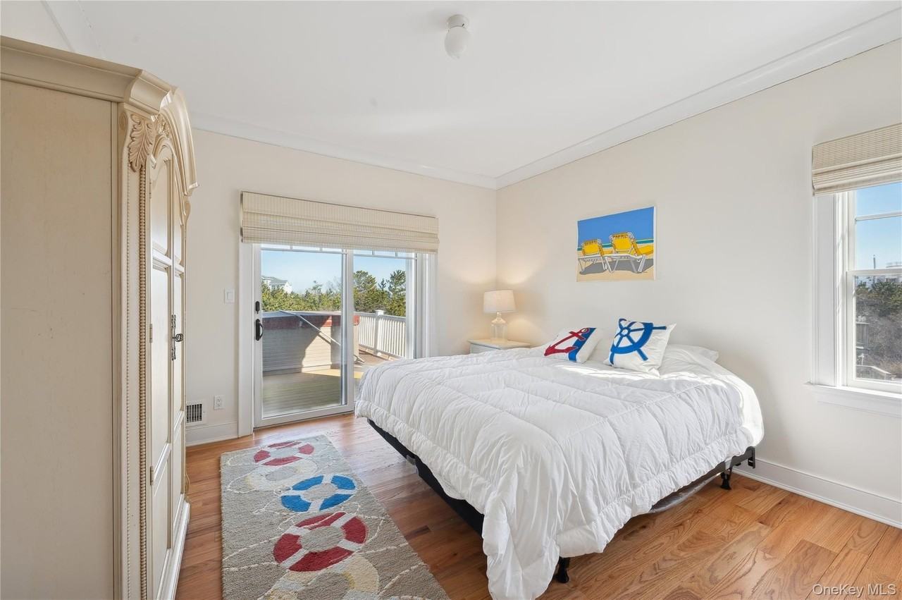 902 Dune Rd - Photo 6 of 30