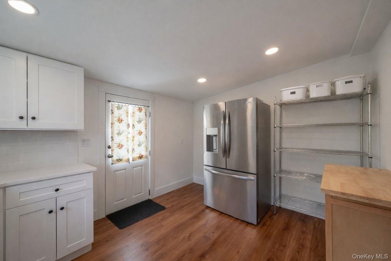 93 West St - Photo 3 of 23