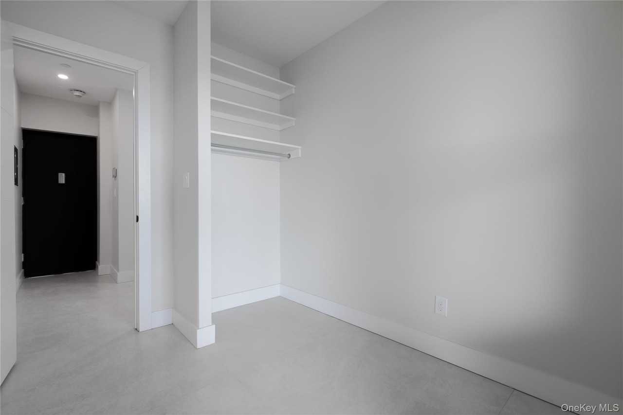 315 315 1H W Broadway #1H - Photo 5 of 19