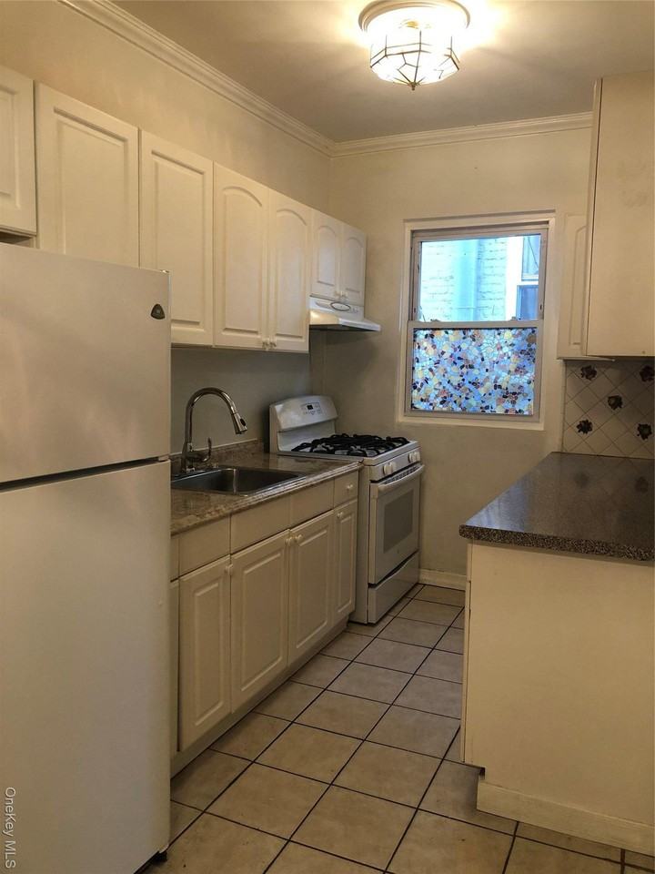 3011 85th St Unit 2 - Photo 5 of 8