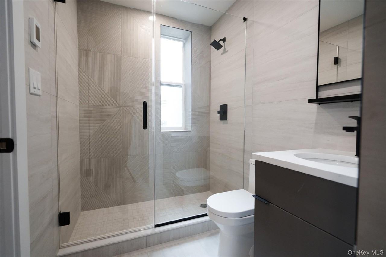 315 W Broadway Unit 1p - Photo 7 of 8