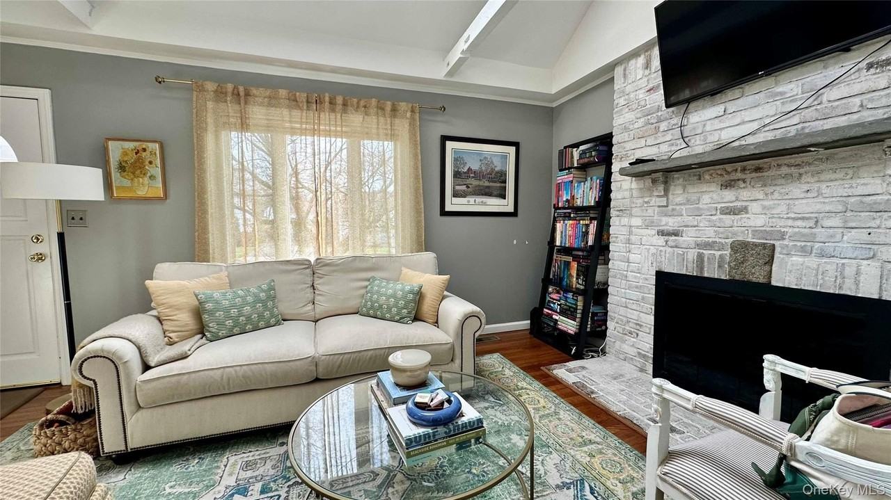 39 7th St - Photo 3 of 22