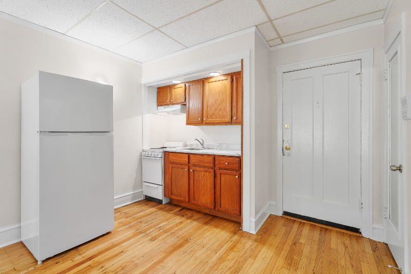 1440 W Howard St #8