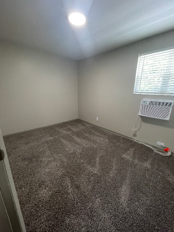 1106 W 7th St #2 - Photo 6 of 12