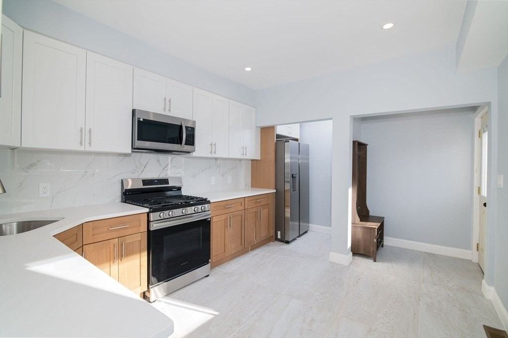 43 Tainter St Unit 43 - Photo 3 of 35