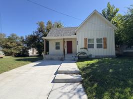 featured image of 405 Bender St