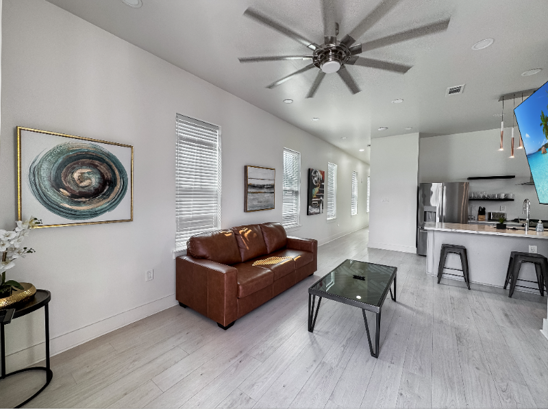 1937 Iberville St - Photo 5 of 9