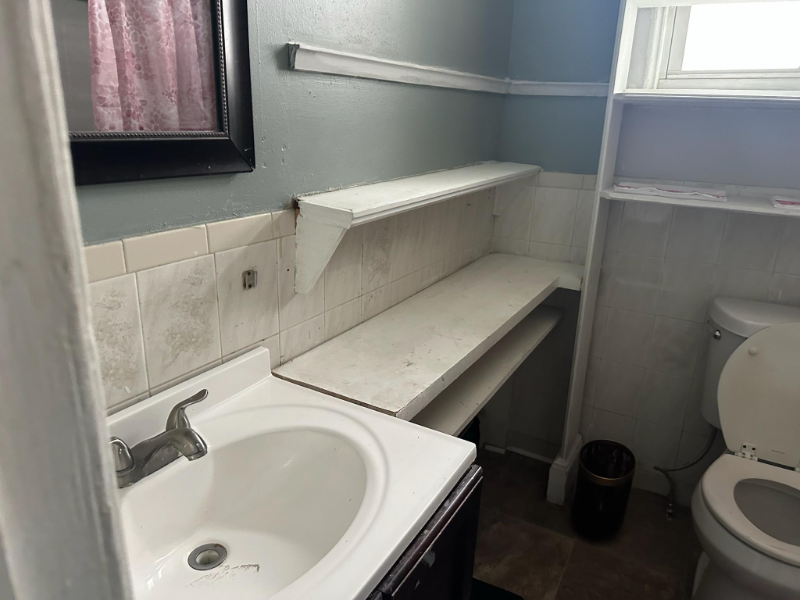 2115 W Fayette St - Photo 3 of 4