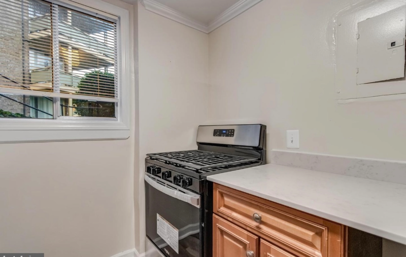 7135, Donnell Pl #A1 - Photo 4 of 12