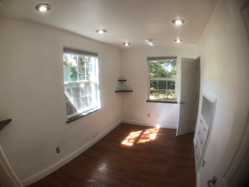 1015 Beamer St - Photo 5 of 36