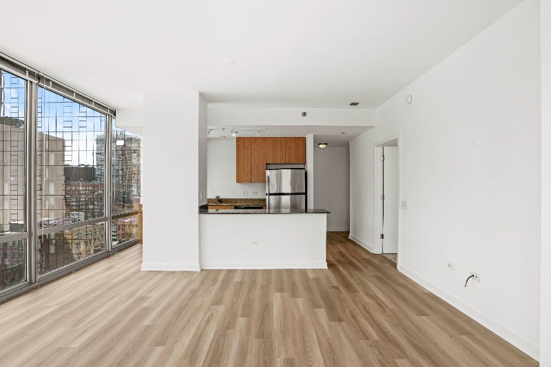 720 S Clark St - Photo 2 of 16