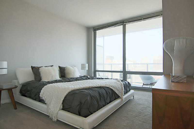 720 S Clark St - Photo 6 of 16