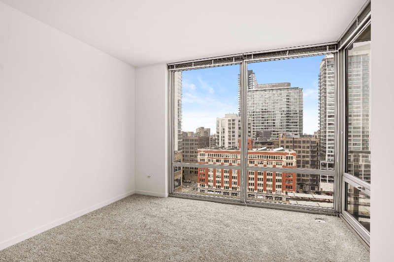 720 S Clark St - Photo 7 of 16