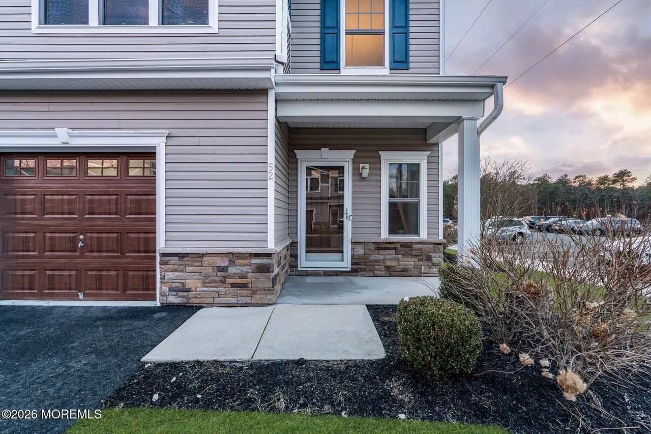 52 Rockingham Way Unit 1 - Photo 4 of 29