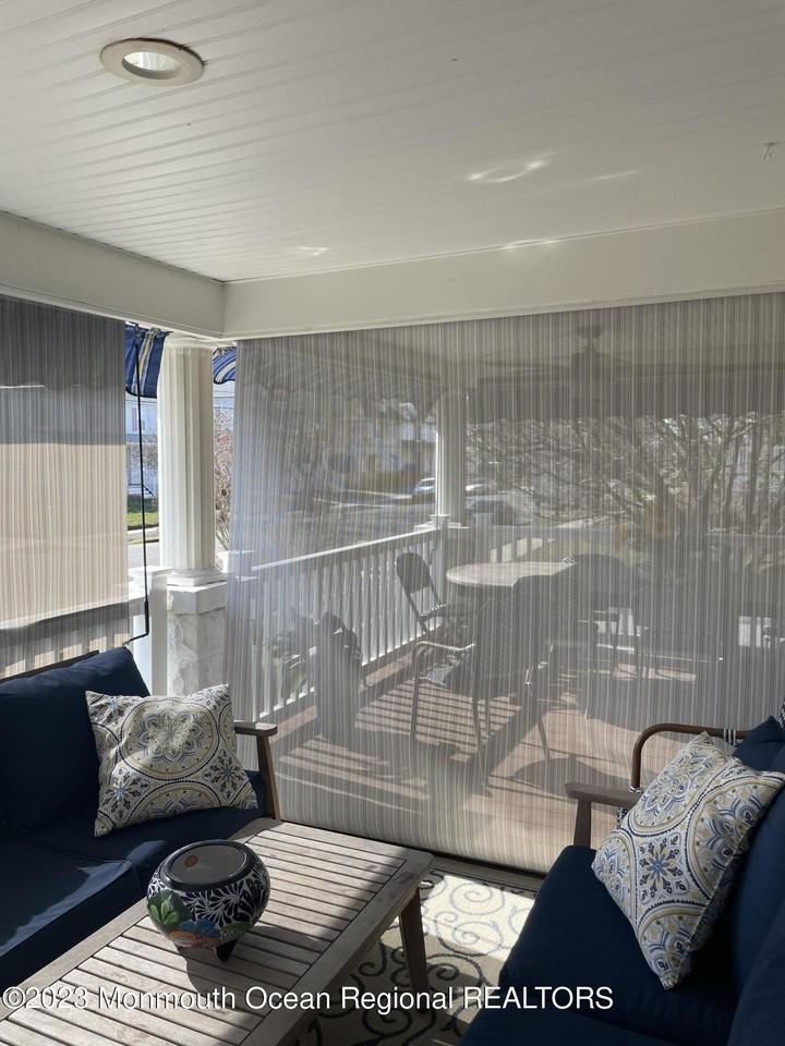 114 7th Ave - Photo 7 of 41