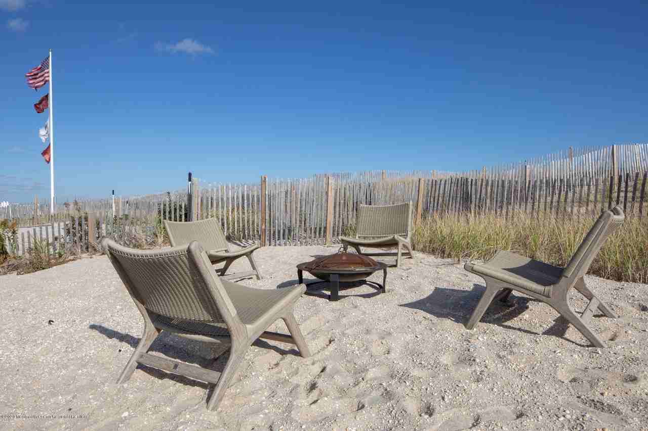 502 Sunset Blvd - Photo 4 of 30